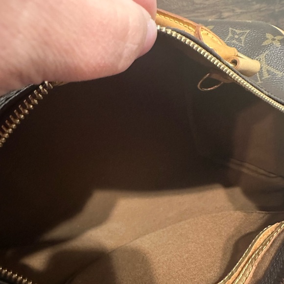 Louis Vuitton Monogram Speedy Handbag - Picture 11 of 12